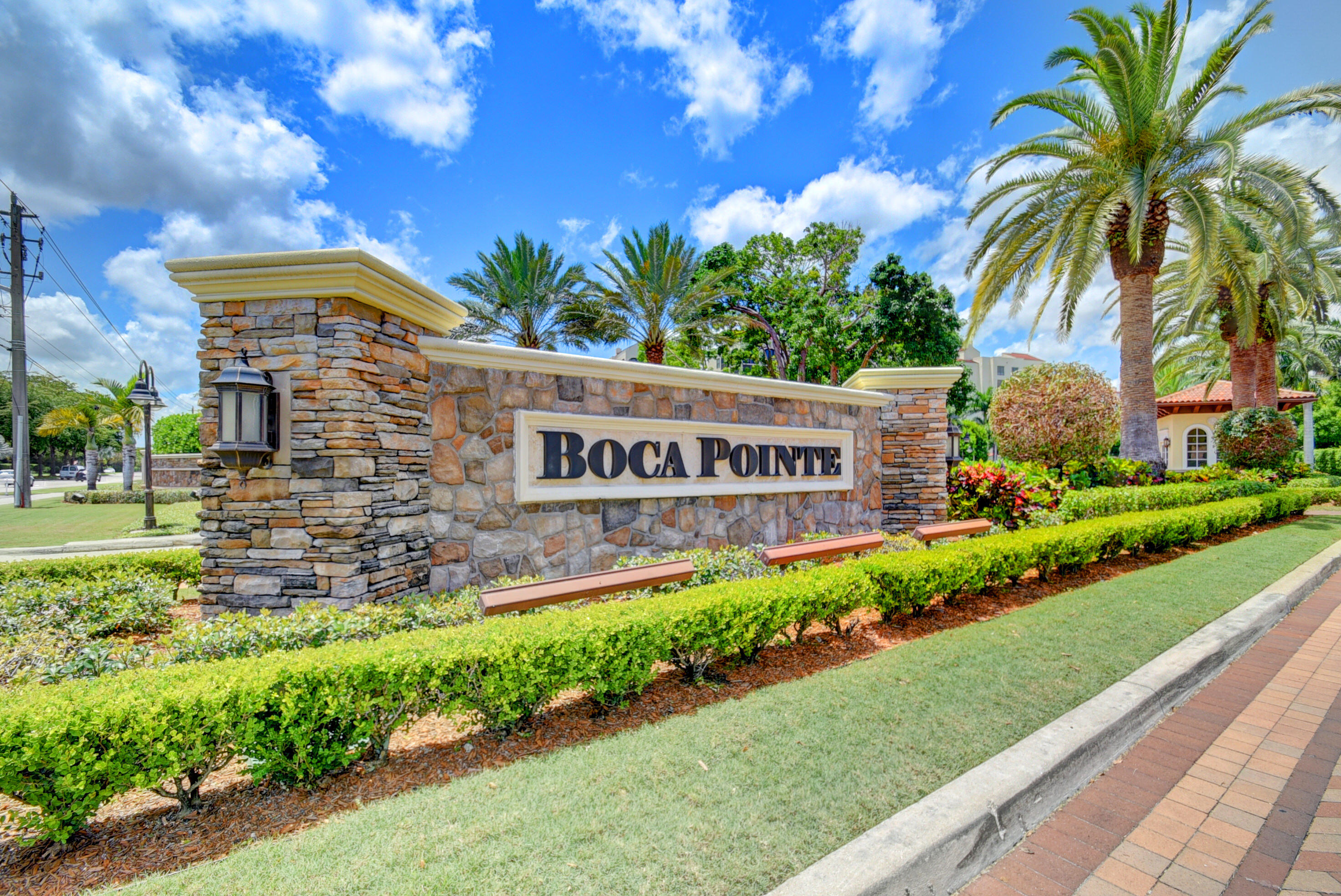 Boca Pointe